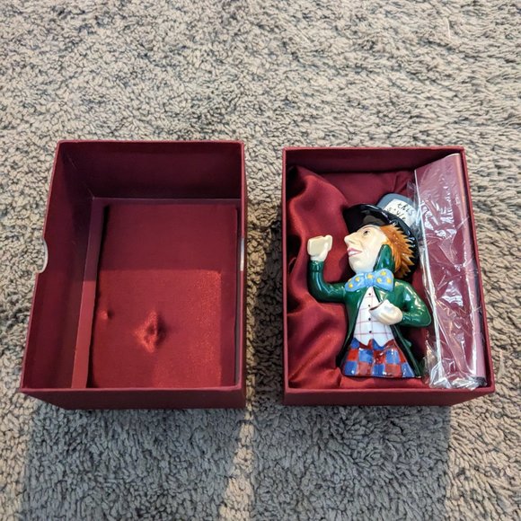 Dept. 56 Candle Crown Collection Alice in wonderland Mad Hatter Figurine - Picture 4 of 5